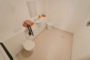 Holdingham-ground-floor-bathroom_